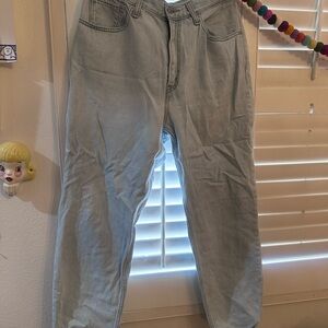 80s mom jean levi’s in a light wash